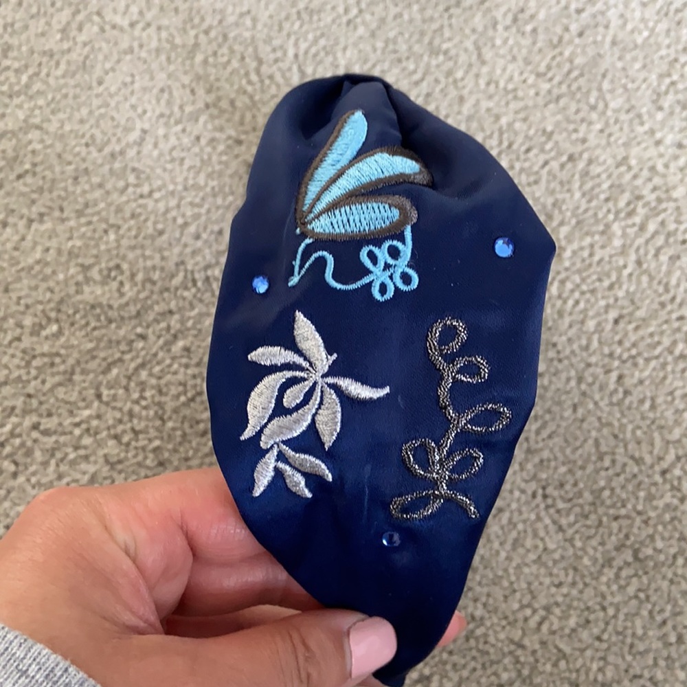 Embroidered headband - Picture 3 of 6